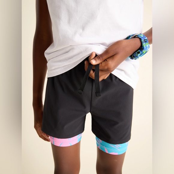 Chubbies Boys The One Leg Two Legs Training Shorts Black Blue Pink Palm Liner XL - Picture 3 of 15